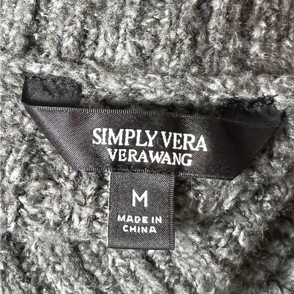 Simply Vera Wang sweater women’s size Medium - Picture 3 of 4